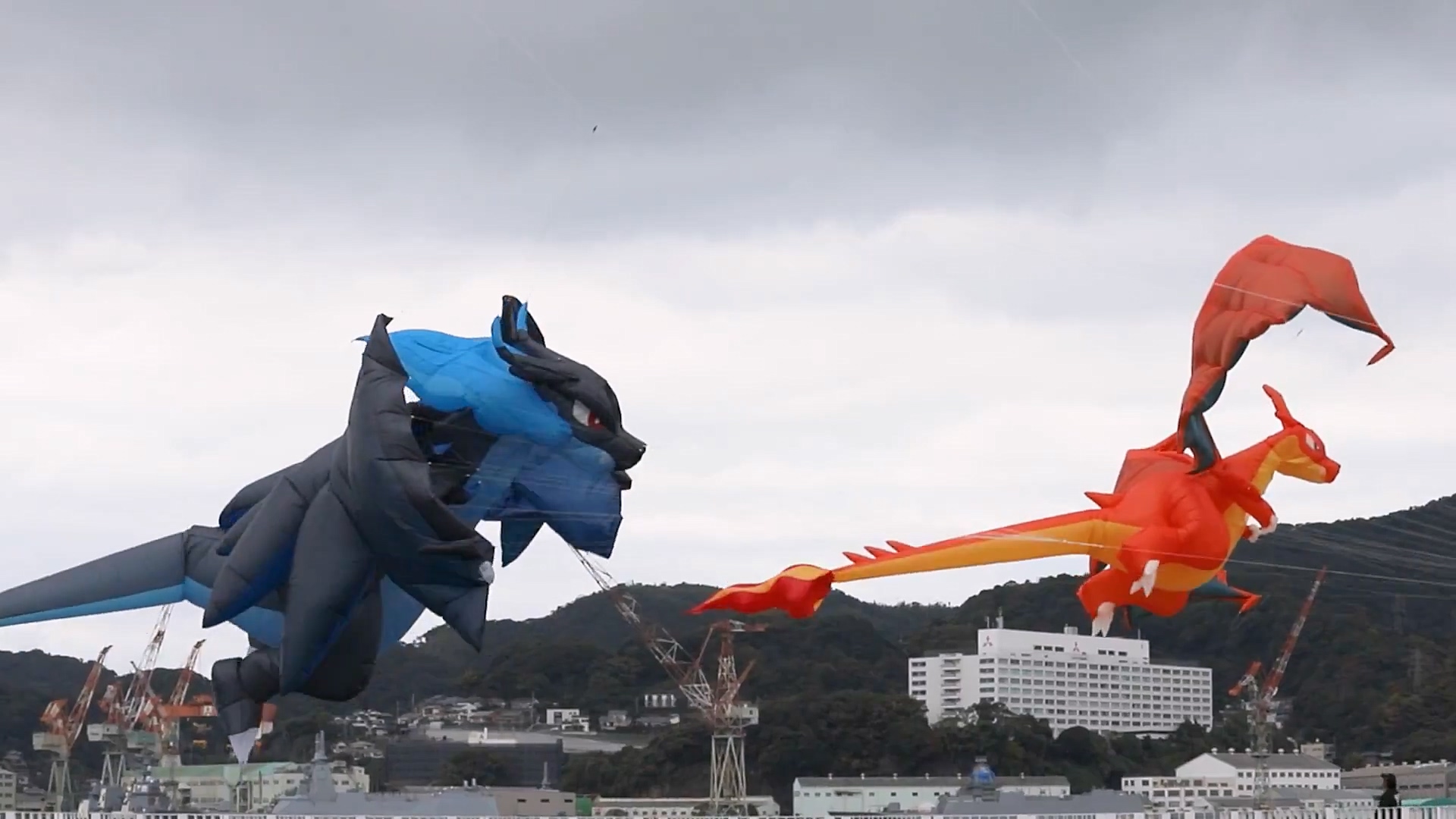 하늘 나는 거대 메가 리자몽  | 포켓몬GO 일본 이벤트